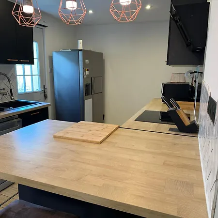 Jolie Maison Avec Salon Cinema 아파트 *