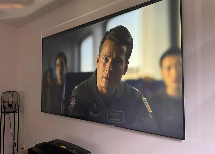 Jolie Maison Avec Salon Cinéma